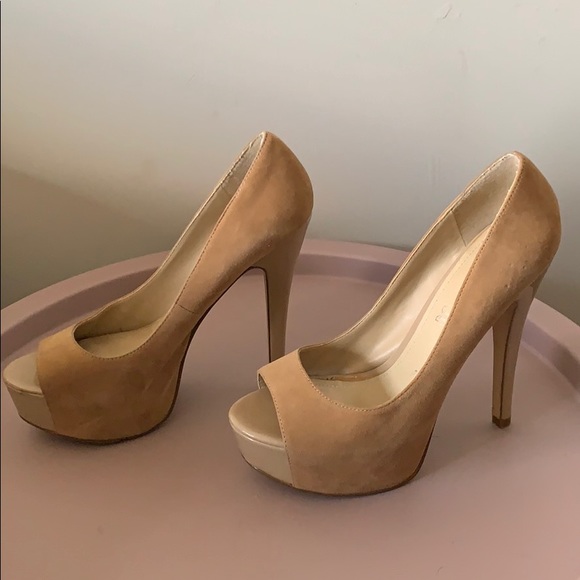 Tan peep toe heels - Picture 3 of 3